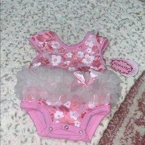 Popatu ruffle body suit